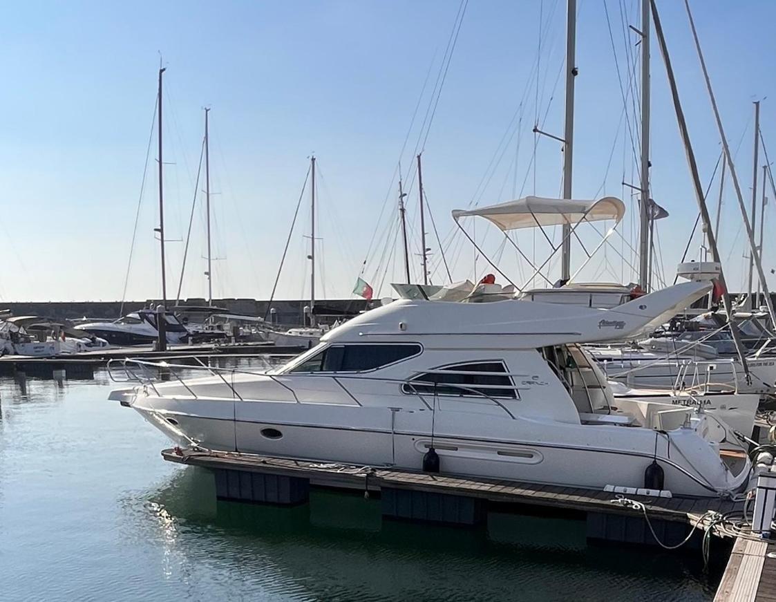 Payva & Branco Boats Iate Privado Em Cascais Ξενοδοχείο Εξωτερικό φωτογραφία